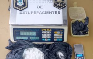 Lee más sobre el artículo Disparos y detenciones en una causa donde se incautaron drogas y armas