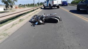 Lee más sobre el artículo Chocaron dos motos en el puente del Barrio 9 de Julio