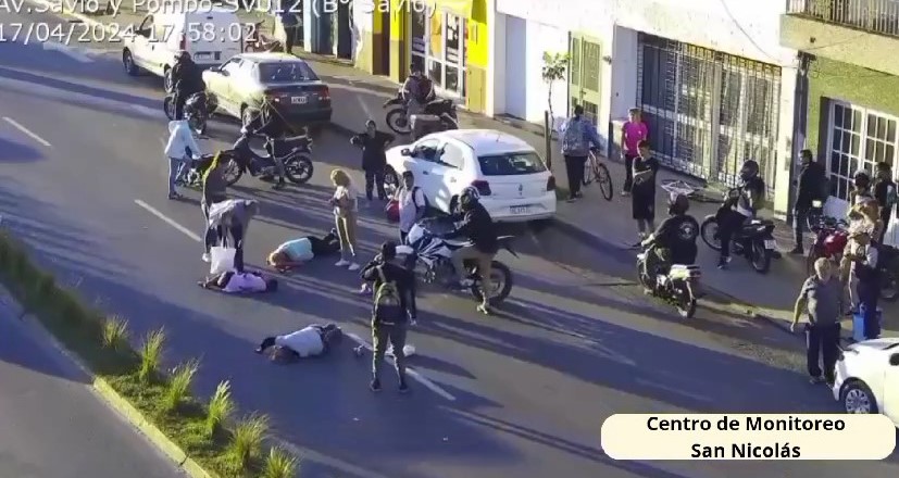 Lee más sobre el artículo Una moto embistió a tres peatones y se dio a la fuga