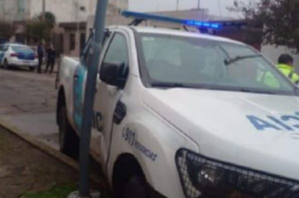 Lee más sobre el artículo Colisionaron un auto y móvil policial en Barrio Urquiza