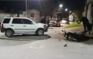 Lee más sobre el artículo Joven motociclista herido tras chocar con una Ecosport