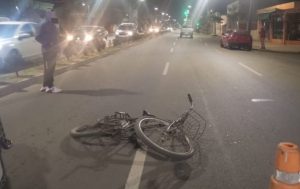 Lee más sobre el artículo Chocaron auto y bicicleta en la zona sur