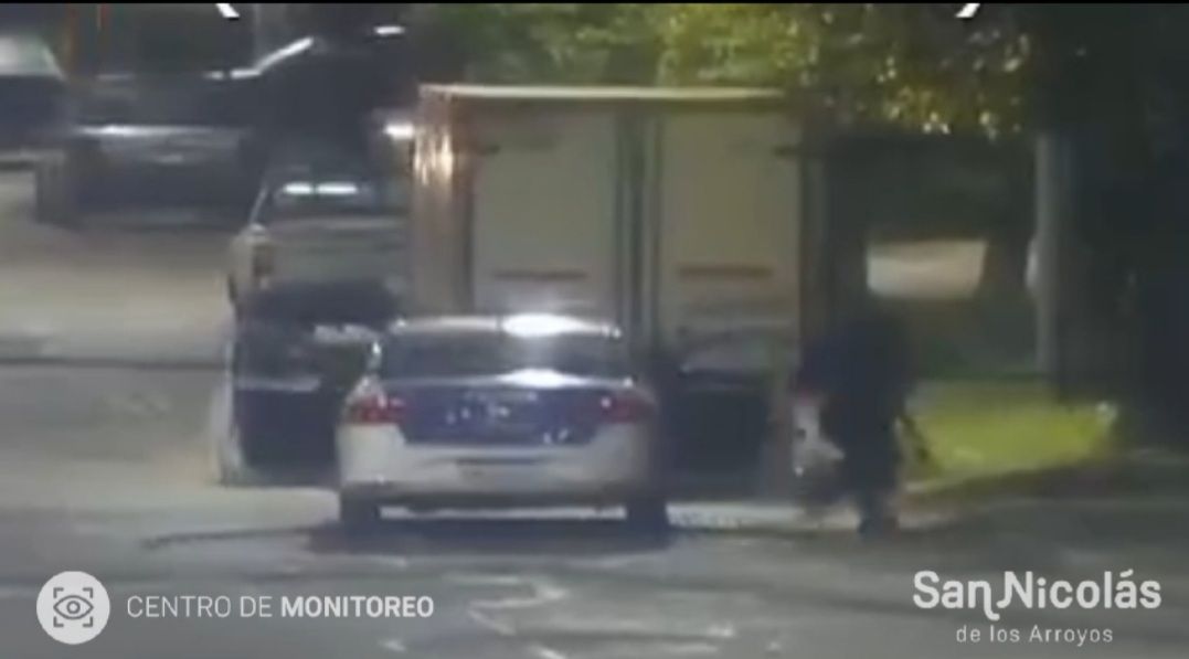 Lee más sobre el artículo Detienen a un hombre por intentar robar y agredir a policía