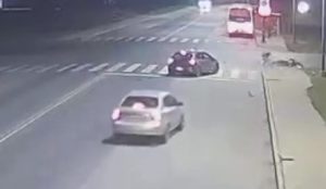 Lee más sobre el artículo Dos jóvenes heridos tras colisionar auto con ciclomotor en Ruta 188