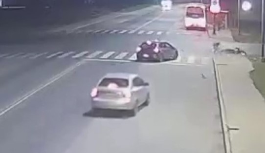 Lee más sobre el artículo Dos jóvenes heridos tras colisionar auto con ciclomotor en Ruta 188