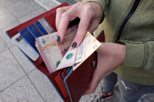 Lee más sobre el artículo Argentina tiene los salarios más bajos y los precios más altos de la región