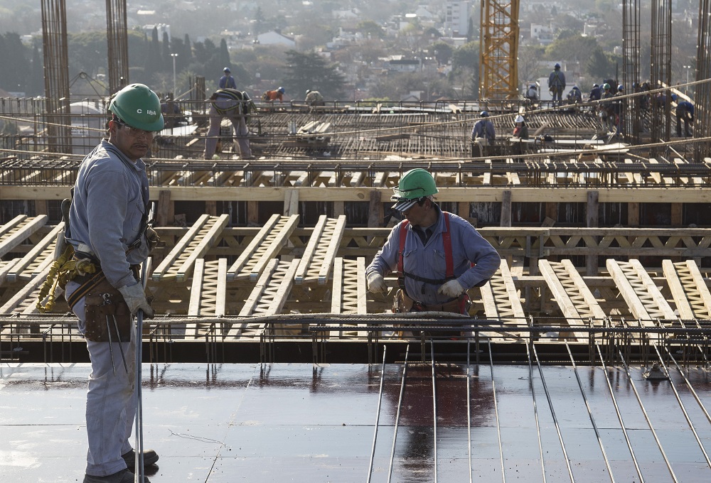 Lee más sobre el artículo Por la recesión, se desplomó la venta de insumos para la construcción
