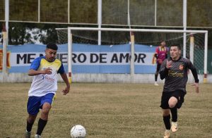 Lee más sobre el artículo Fútbol local: Doce empató y se mantiene puntero