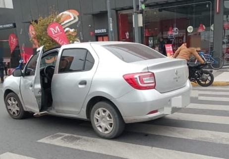 Lee más sobre el artículo Automóvil atropella a mujer embarazada en Mitre y Moreno