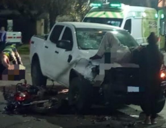 Lee más sobre el artículo Murió una adolescente tras choque de moto con camioneta en Alberdi y Obligado