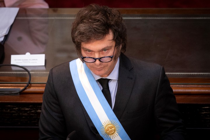 Lee más sobre el artículo Crece el rechazo a las políticas de Javier Milei: el 53% desaprueba el ajuste