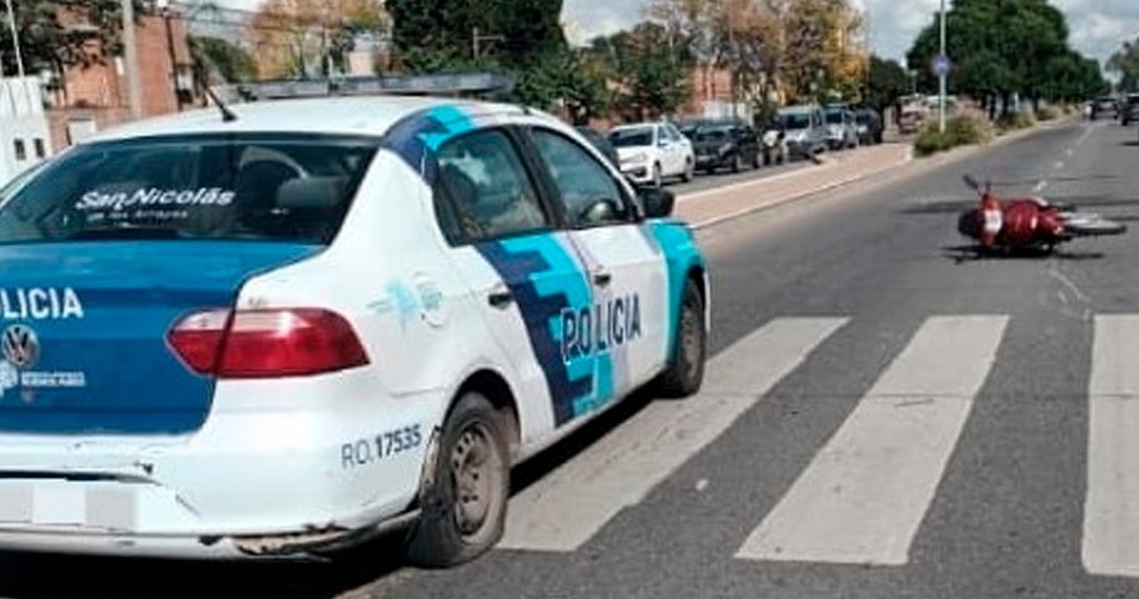 Lee más sobre el artículo Joven motocilista colisionó contra un patrullero