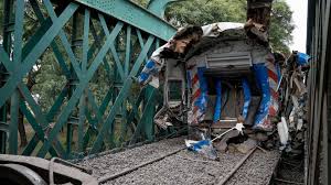Lee más sobre el artículo ¿Falla humana o una cadena de irresponsabilidades?: las suspicacias detrás del choque de trenes en Palermo