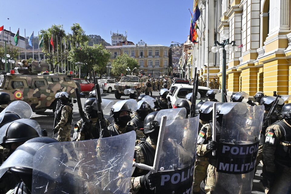Lee más sobre el artículo Arce denuncia un intento de golpe de Estado en Bolivia: el Ejército tomó la Casa de Gobierno