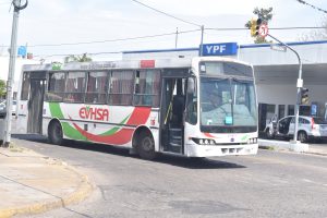 Lee más sobre el artículo Provincia anunció un subsidio al transporte en el interior bonaerense: ¿Seguirá Vercelli aumentando el boleto?