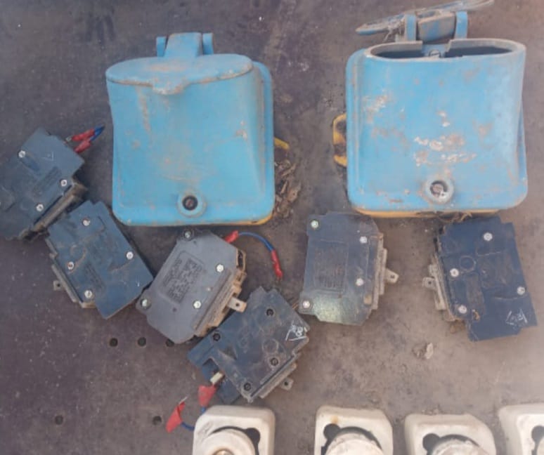 Lee más sobre el artículo Insólito: se les hundió el techo a dos policías cuando iban a detener a ladrones