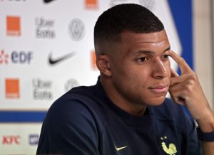 Lee más sobre el artículo Mbappé y su luccha contra el rascismo: llamó a votar contra «los extremismos»