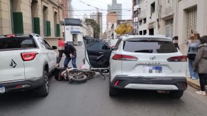 Lee más sobre el artículo Motociclista herido por accidente en calle Alem