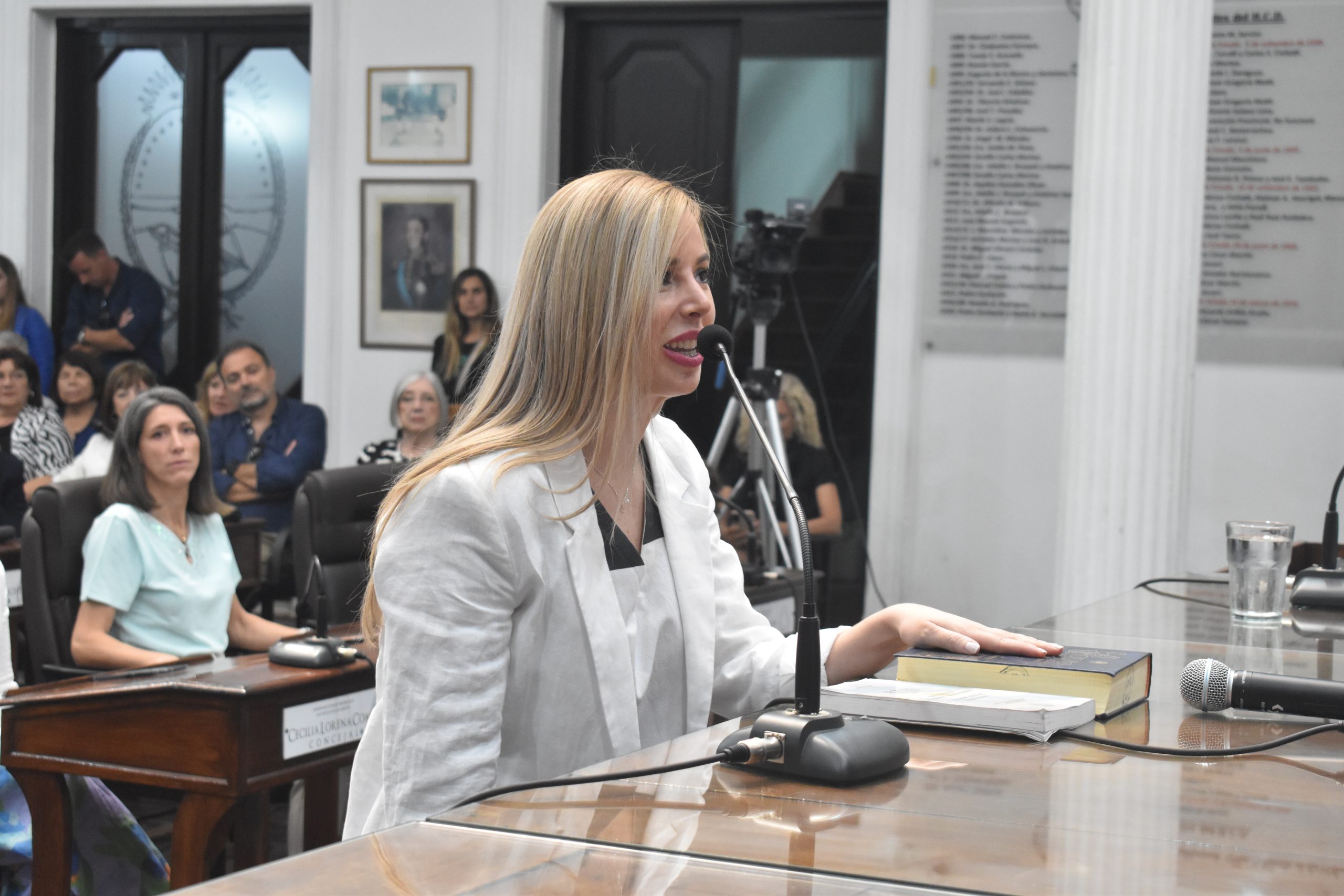 Lee más sobre el artículo Concejales libertarios proponen prohibir actividad de los trapitos y limpiavidrios en San Nicolás