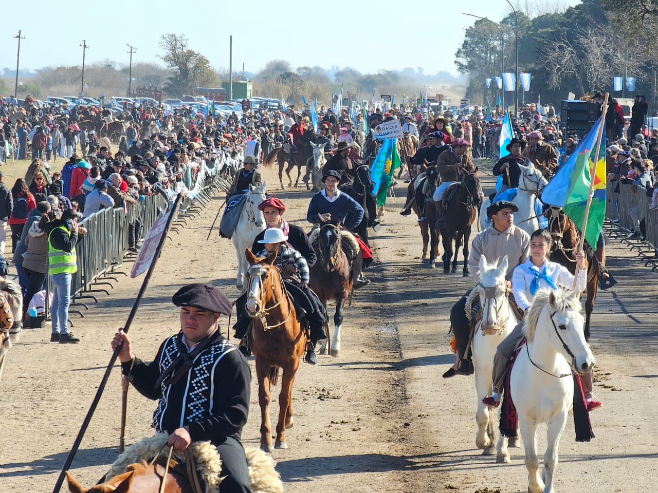 Lee más sobre el artículo Más de 15 mil personas festejaron el Día de la Independencia en El Paraíso
