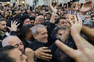 Lee más sobre el artículo Irán: el reformista Pezeshkian asumirá la presidencia a principios de agosto