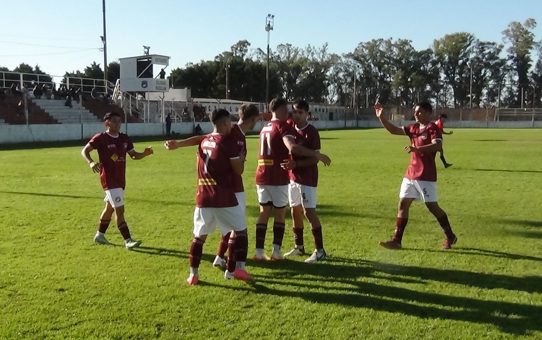Lee más sobre el artículo Este sábado a las 15 hs. se juegan las semifinales de la Liga Nicoleña de Fútbol