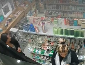 Lee más sobre el artículo Robo a farmacia céntrica: detienen a una mechera y huye la otra mujer