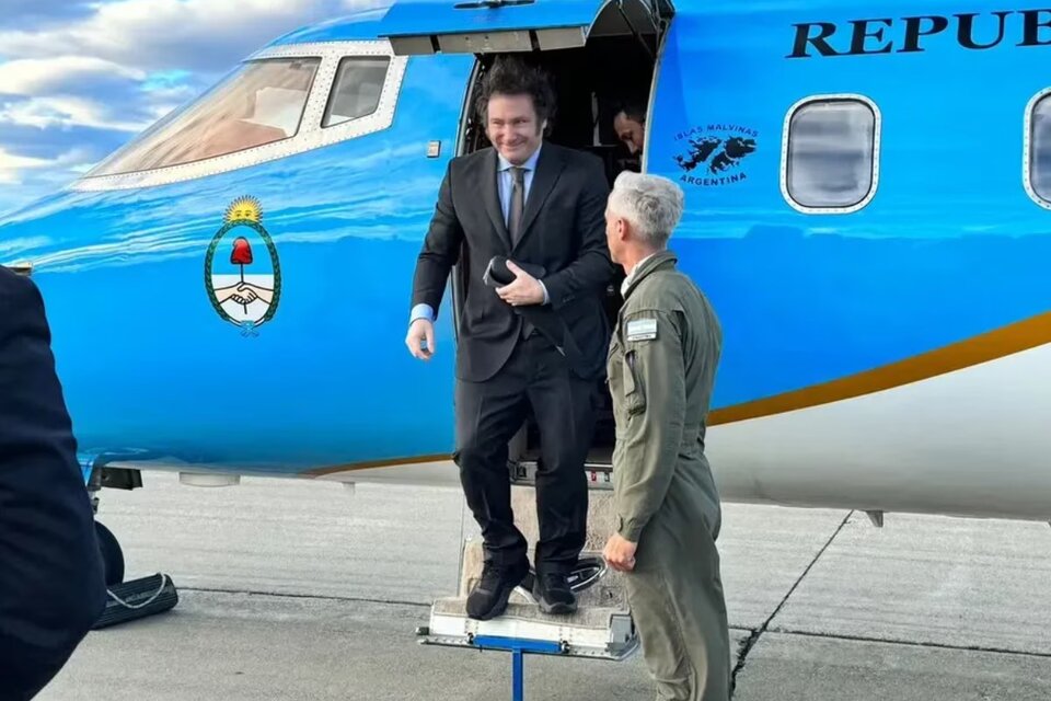 Lee más sobre el artículo Milei viaja con la nuestra: aviones privados, hoteles 5 estrellas y una millonada en viáticos