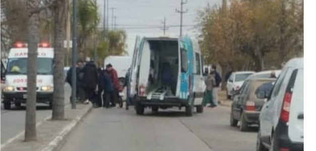 Lee más sobre el artículo Ramallo: una moto atropelló a mujer de 81 años cuando cruzaba Avenida San Martín