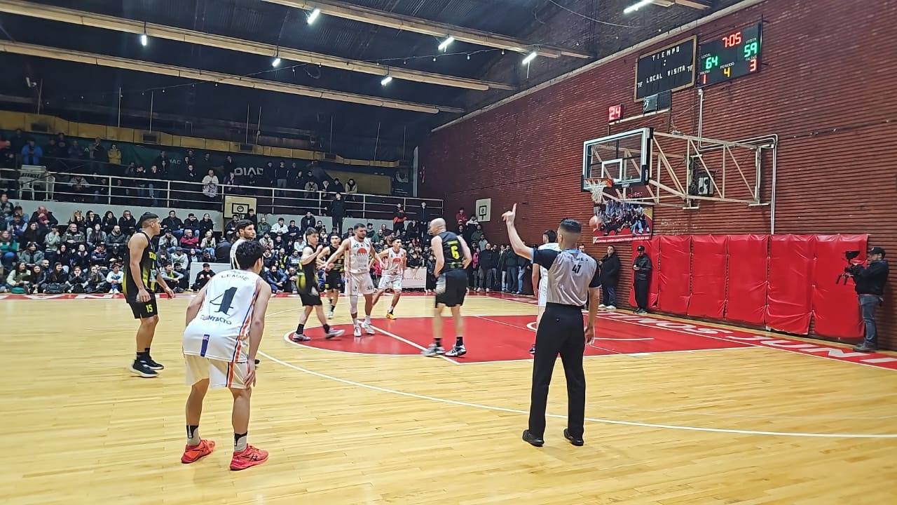 Lee más sobre el artículo Torneo Federal de Básquet: Regatas luchó hasta el final, pero se quedó sin su sueño de ascender