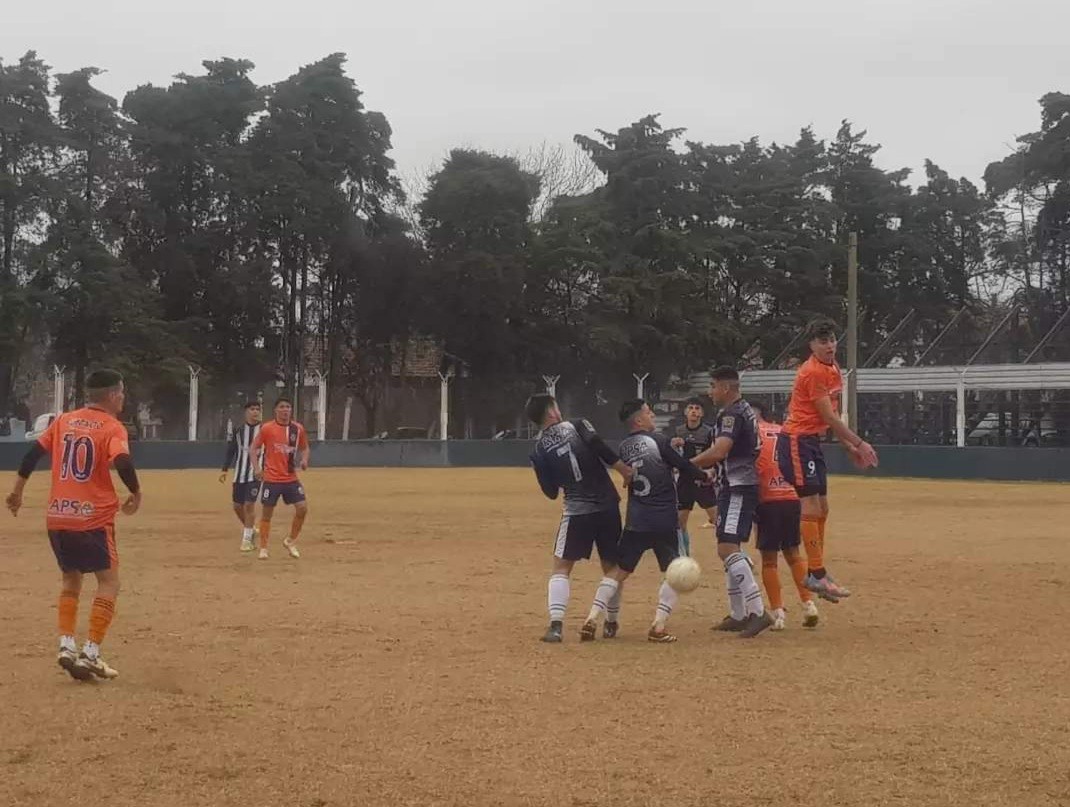 Lee más sobre el artículo Liga Nicoleña de Fútbol: habrá tres zonas en el Torneo Clausura