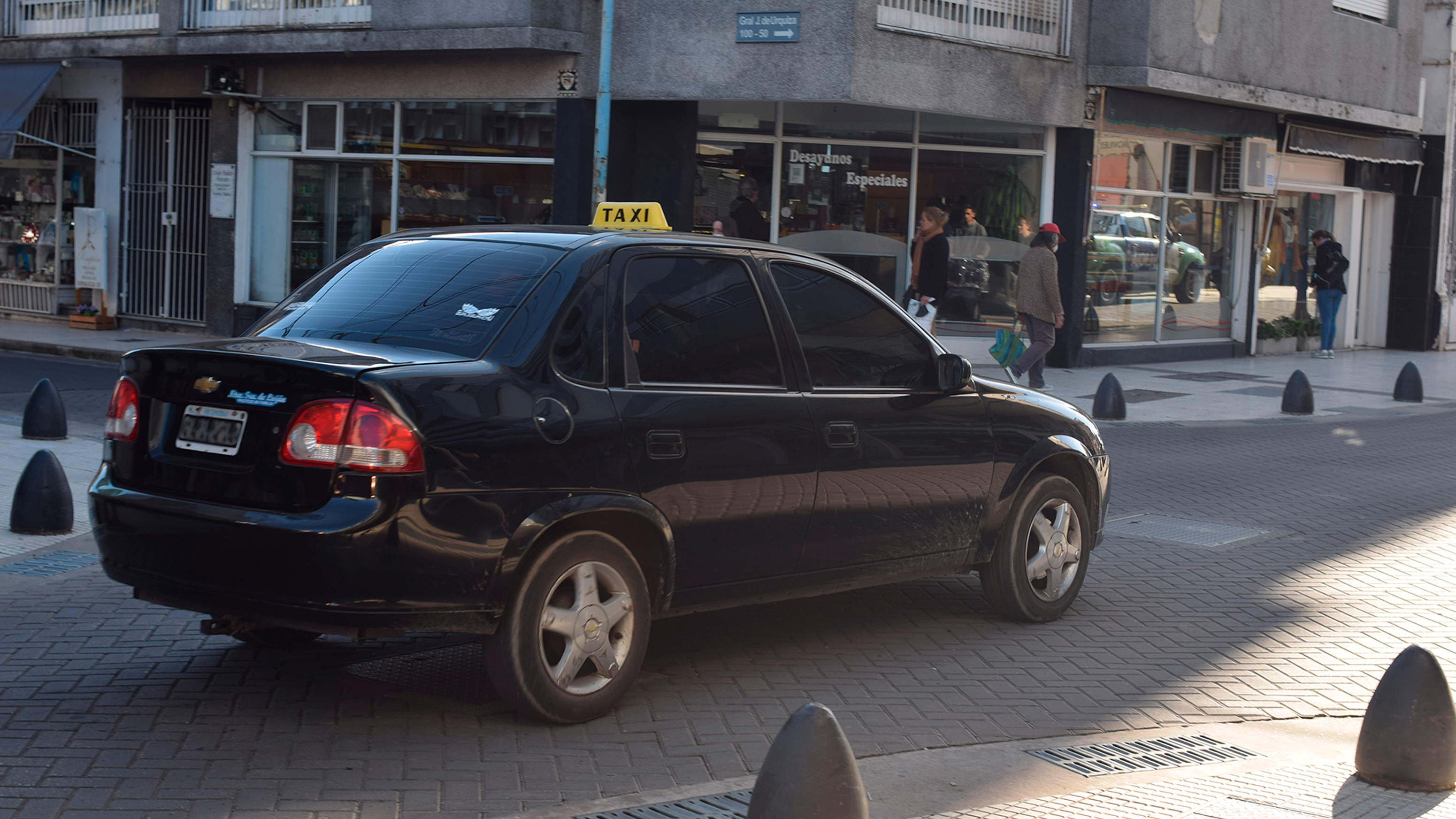 Lee más sobre el artículo Aprobaron aumento del 13% en la tarifa para taxis y remises de San Nicolás