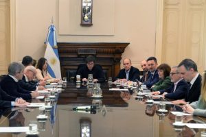 Lee más sobre el artículo El Gobierno prepara la venta de empresas, terrenos y edificios públicos