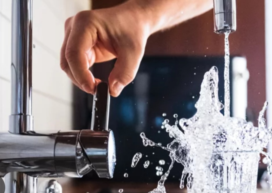 Lee más sobre el artículo Detectan consumo excesivo de agua potable en viviendas y comercios nicoleños