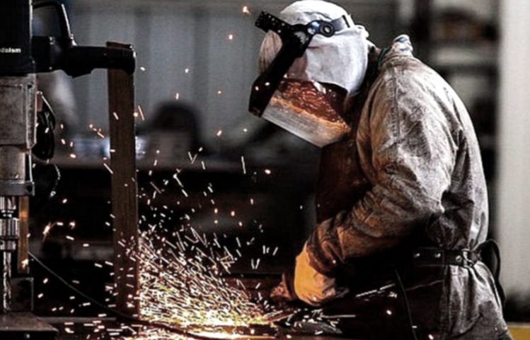 Lee más sobre el artículo Se acordó un aumento del 12,55% para los trabajadores metalúrgicos