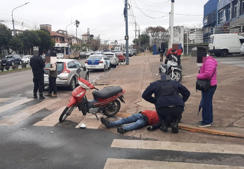 Lee más sobre el artículo Motociclista resultó herido tras chocar con camioneta