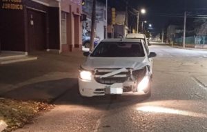 Lee más sobre el artículo Un joven con lesiones graves tras chocar auto con moto en Viale y Urquiza