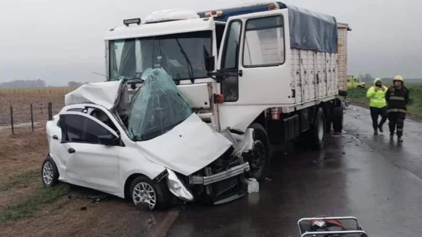 Lee más sobre el artículo Tragedia en Ruta 188: fallece un nicoleño tras chocar auto con camión