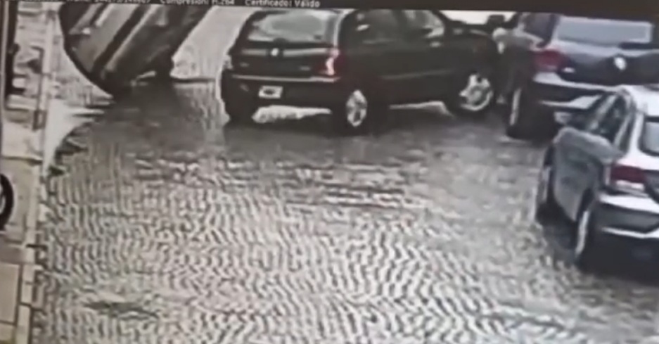 Lee más sobre el artículo Violento accidente en pleno centro de la ciudad