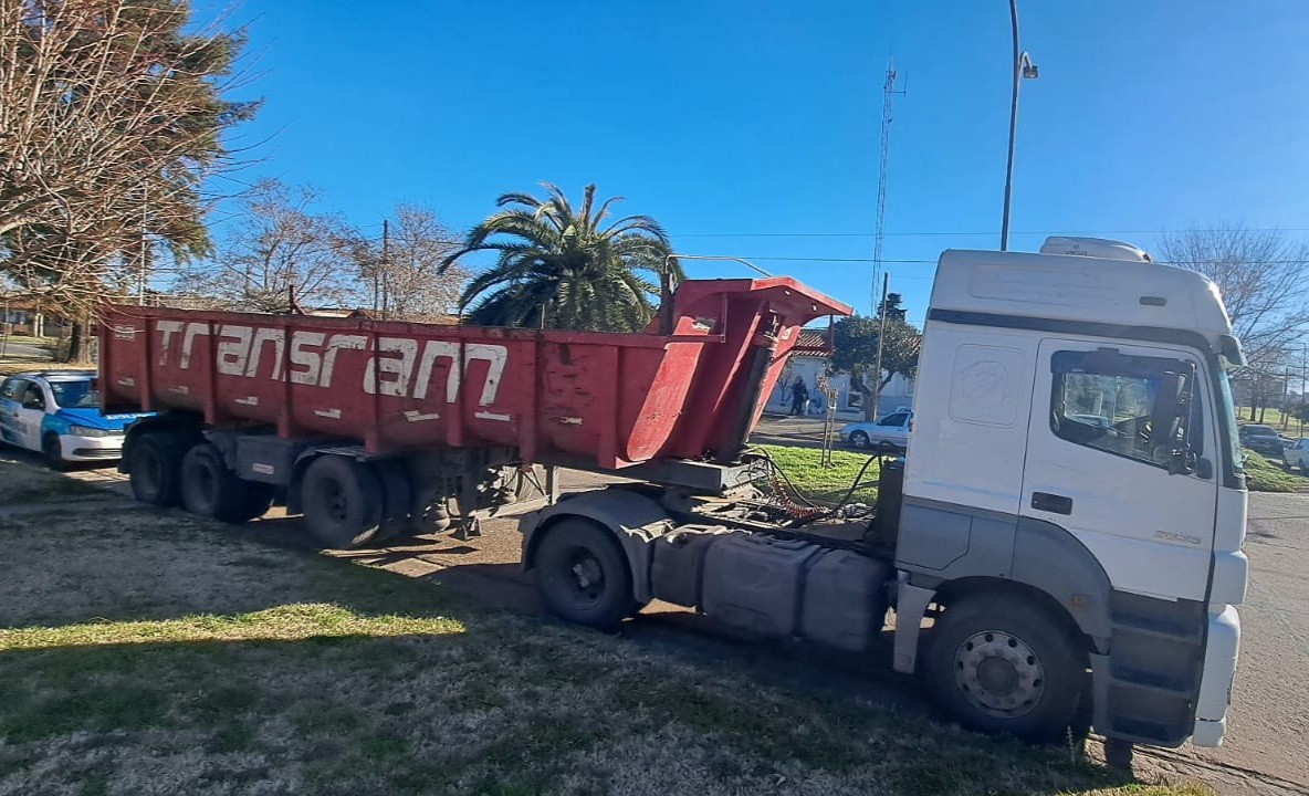 Lee más sobre el artículo Detuvieron al autor del robo de un camión en Parque Comirsa