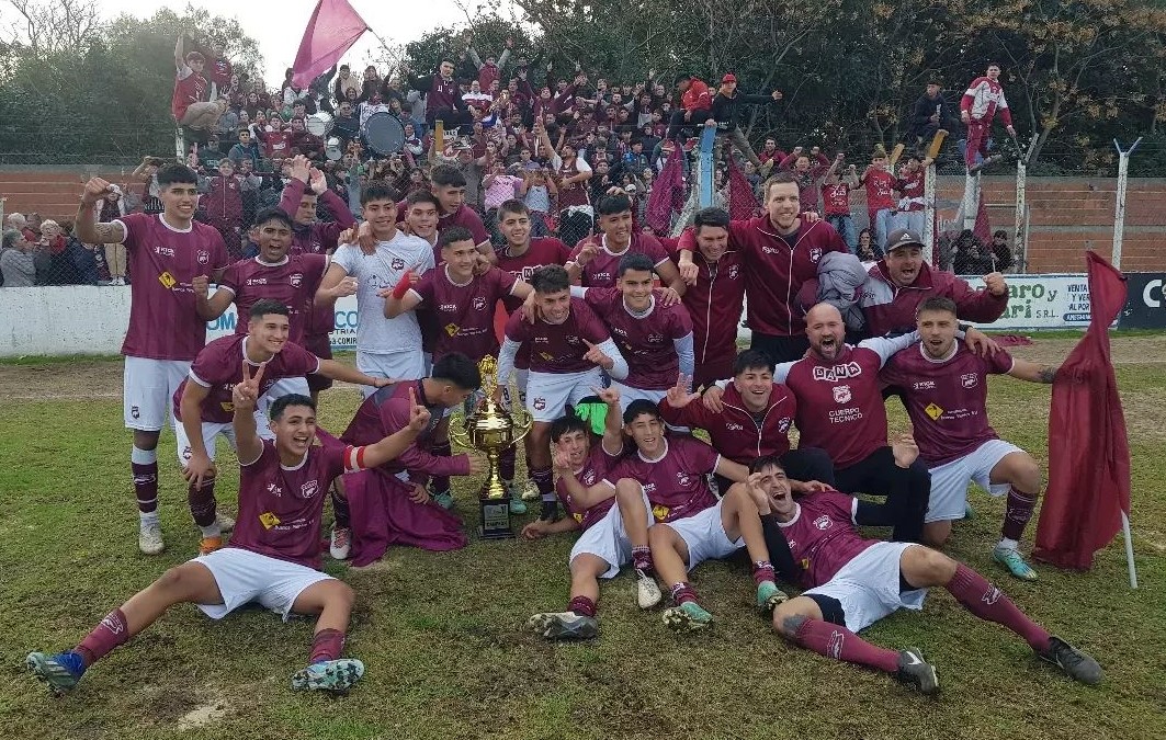 Lee más sobre el artículo Defensores le ganó a Regatas por penales y se consagró campeón de la Liga Nicoleña de Fútbol