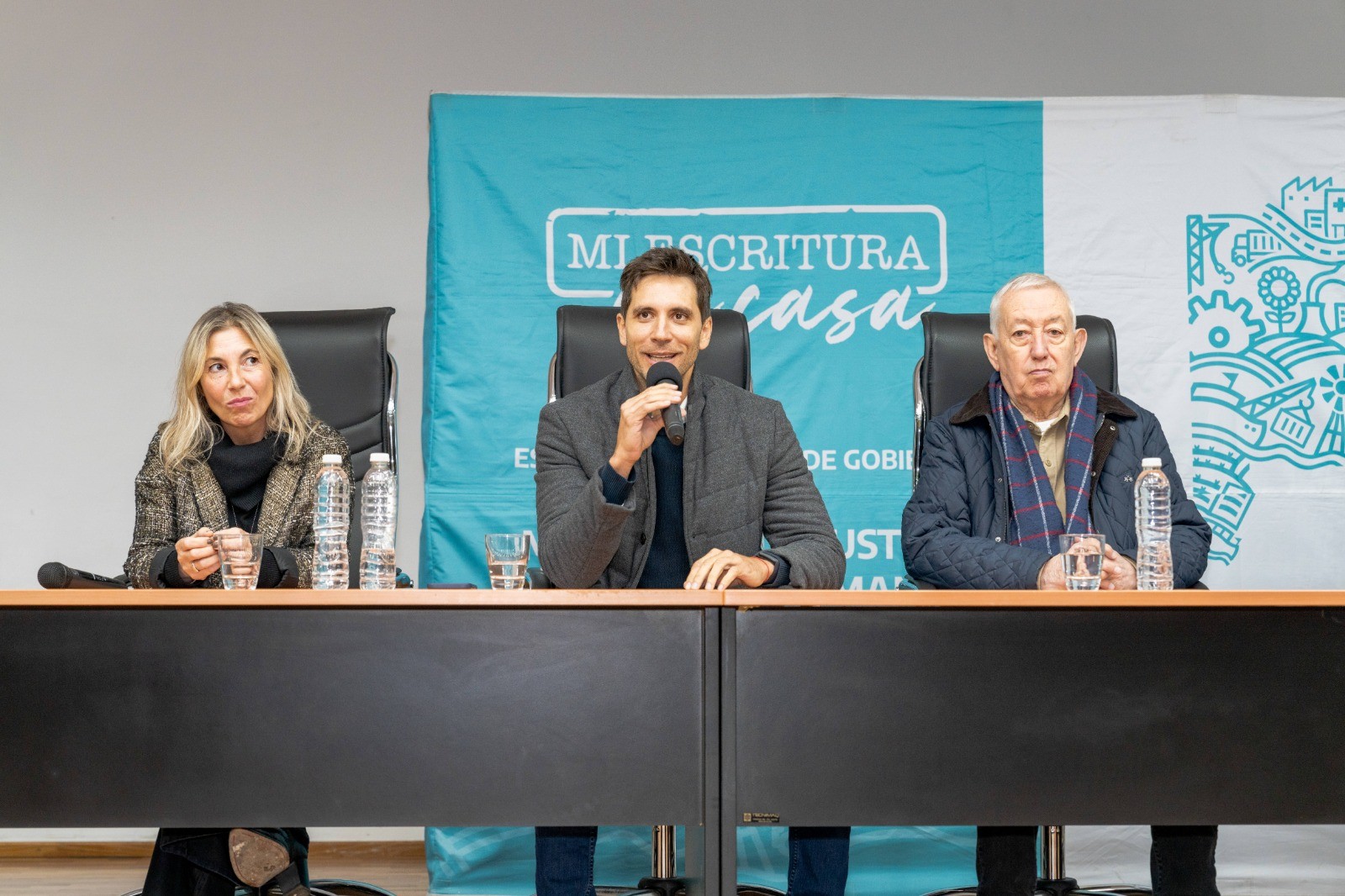 Lee más sobre el artículo Más de 400 familias ya tienen las escrituras de sus viviendas en Barrio Itec