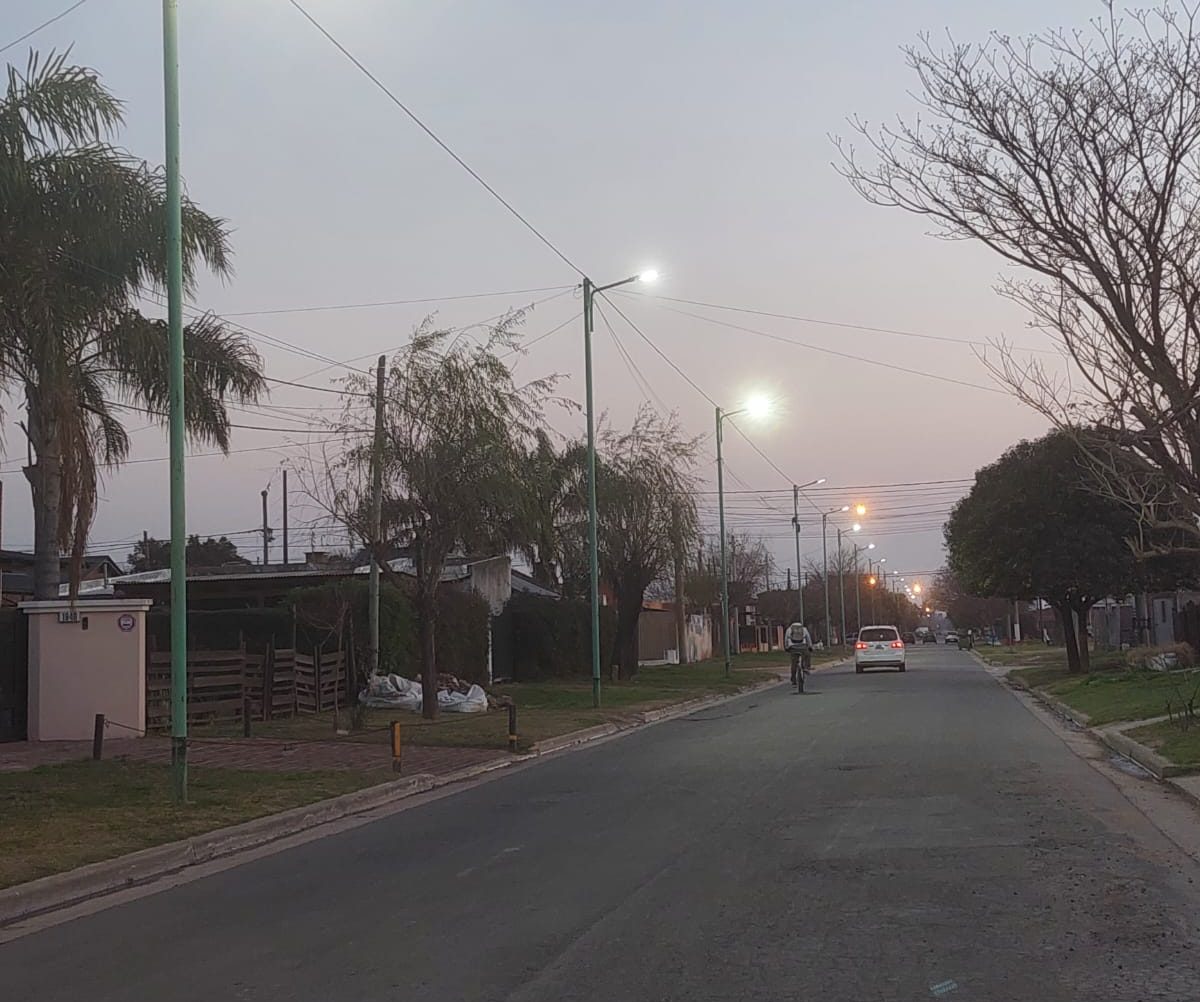 Lee más sobre el artículo Ramallo: el recambio de luminarias avanza a buen ritmo y ya se piensa en la segunda etapa