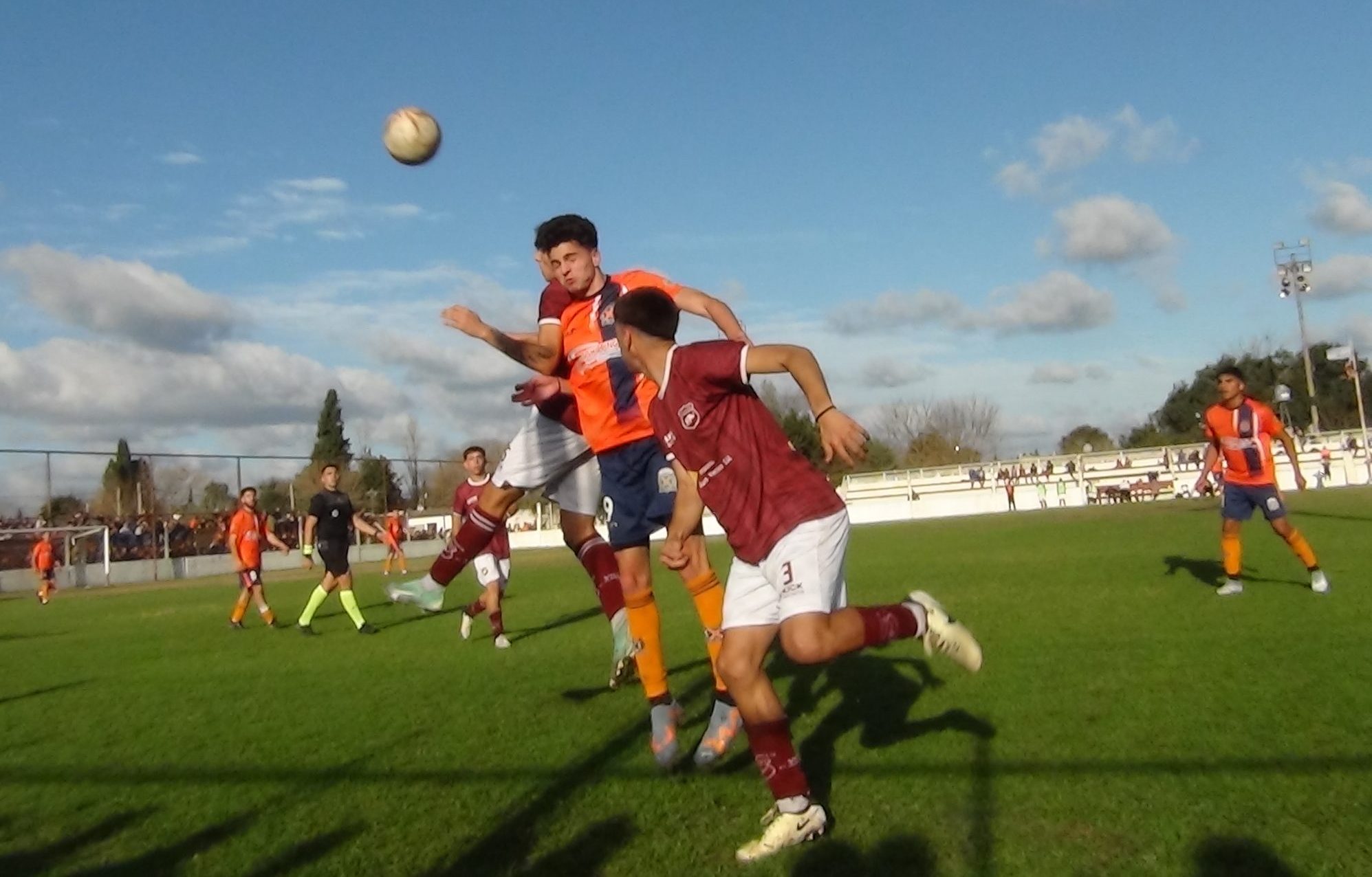 Lee más sobre el artículo Regatas y Defensores definen este sábado el Torneo Apertura de la Liga Nicoleña de Fútbol