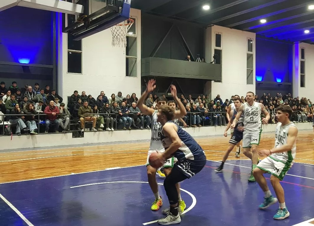 Lee más sobre el artículo Comenzó el Pre-Federal de Básquet, con amplia victoria de Somisa sobre Los Andes