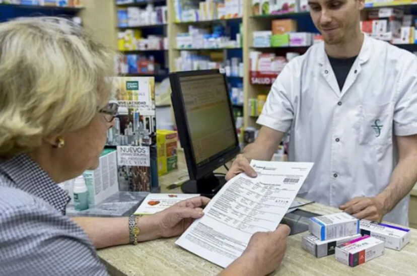 Lee más sobre el artículo Otro golpe a los jubilados: PAMI quitó la cobertura 100% a 44 medicamentos