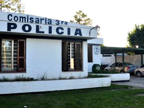 Lee más sobre el artículo El colmo: le robaron la moto a un policía en la Comisaría Tercera