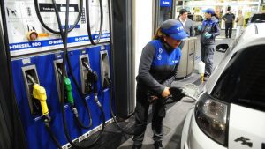 Lee más sobre el artículo Desde este jueves rige un aumento del 3% en los combustibles