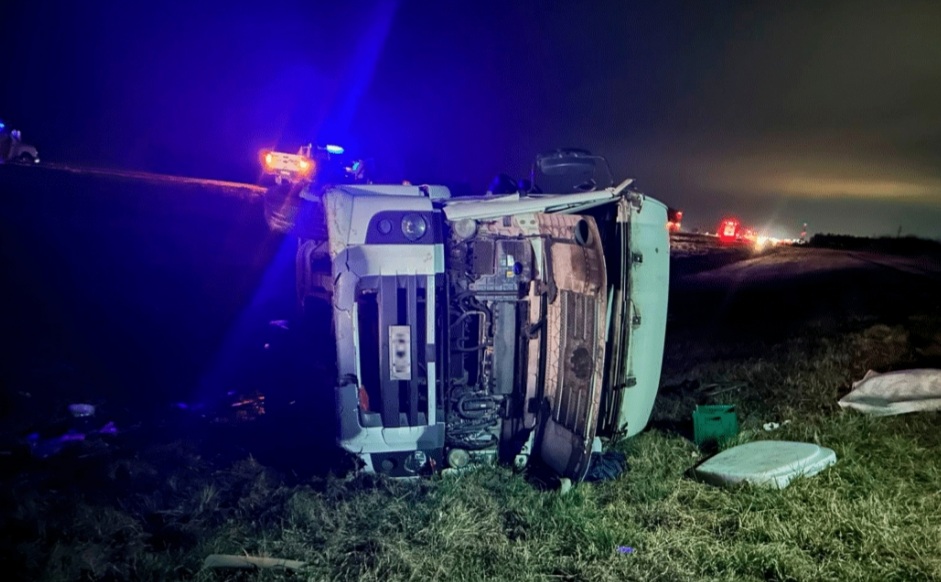 Lee más sobre el artículo Falleció un camionero tras volcar en la Autopista, a la altura de Ramallo