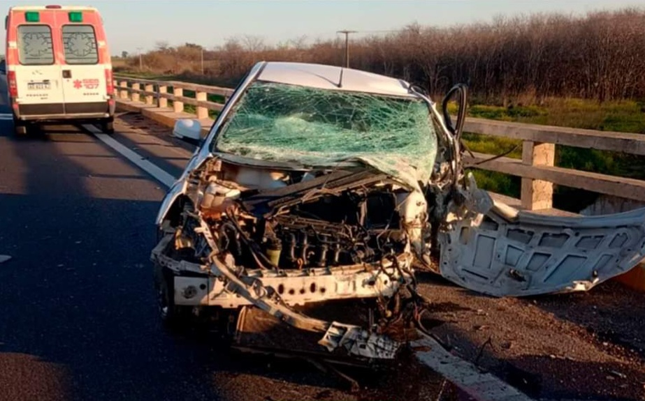 Lee más sobre el artículo Falleció un hombre tras despiste y choque en la Autopista, a la altura del Arroyo Pavón
